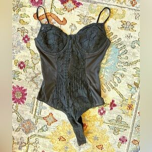 Lulu’s Black Corset Bodysuit S